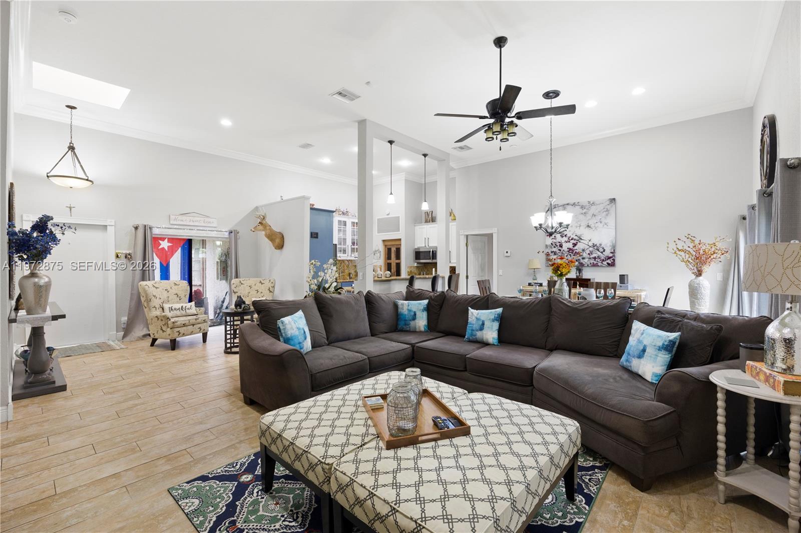 2731 S Parkview Dr Hallandale Beach, FL 33009