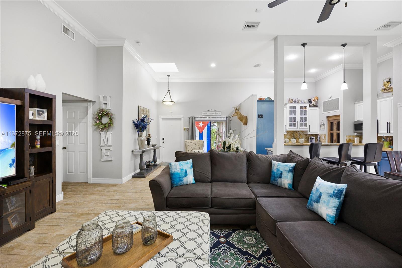 2731 S Parkview Dr Hallandale Beach, FL 33009