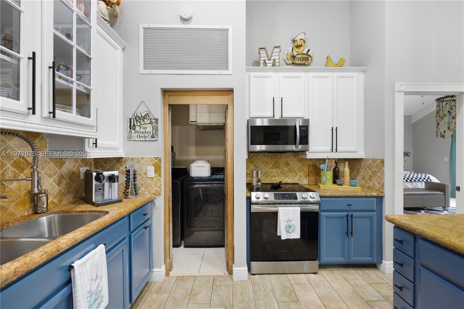 2731 S Parkview Dr Hallandale Beach, FL 33009