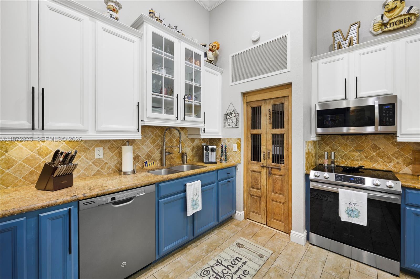 2731 S Parkview Dr Hallandale Beach, FL 33009