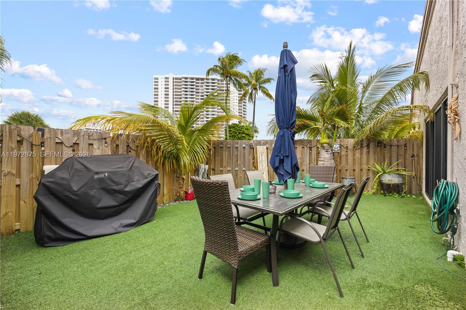 2731 S Parkview Dr Hallandale Beach, FL 33009