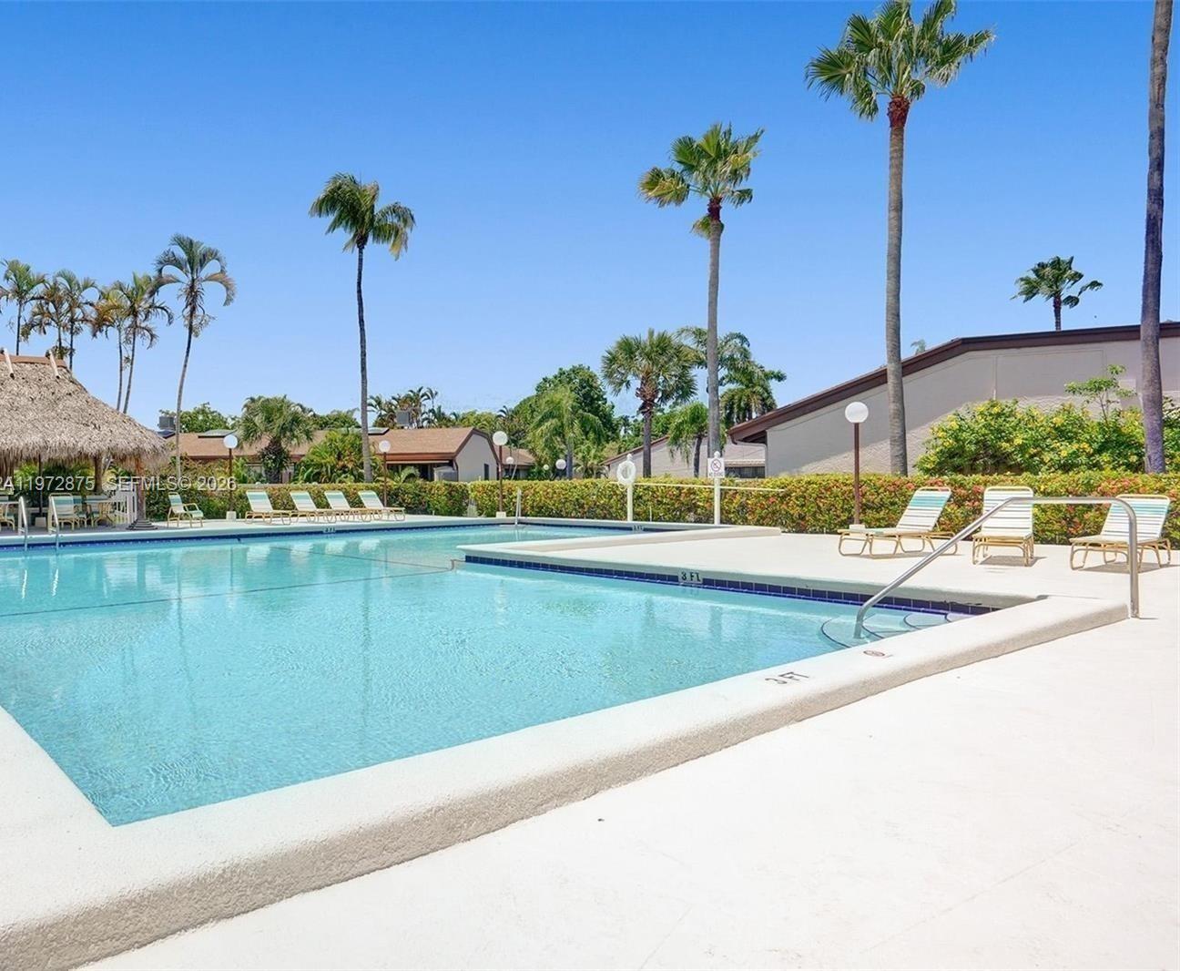 2731 S Parkview Dr Hallandale Beach, FL 33009