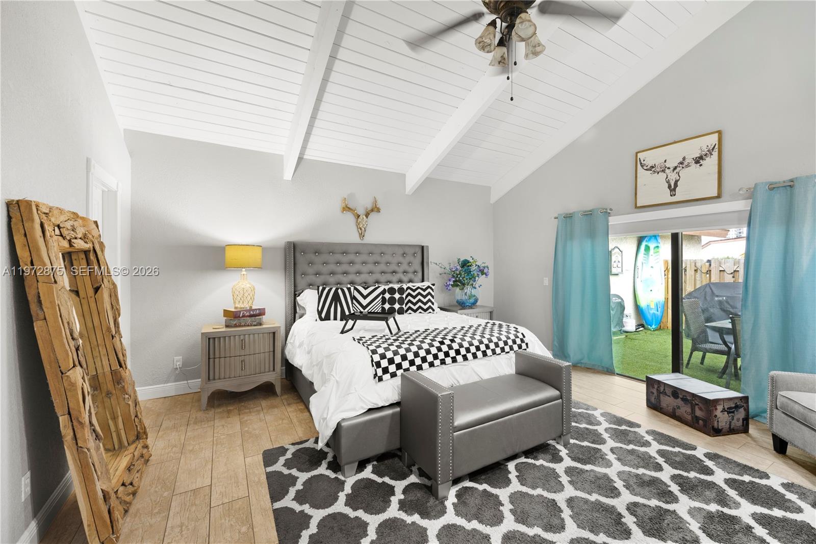 2731 S Parkview Dr Hallandale Beach, FL 33009