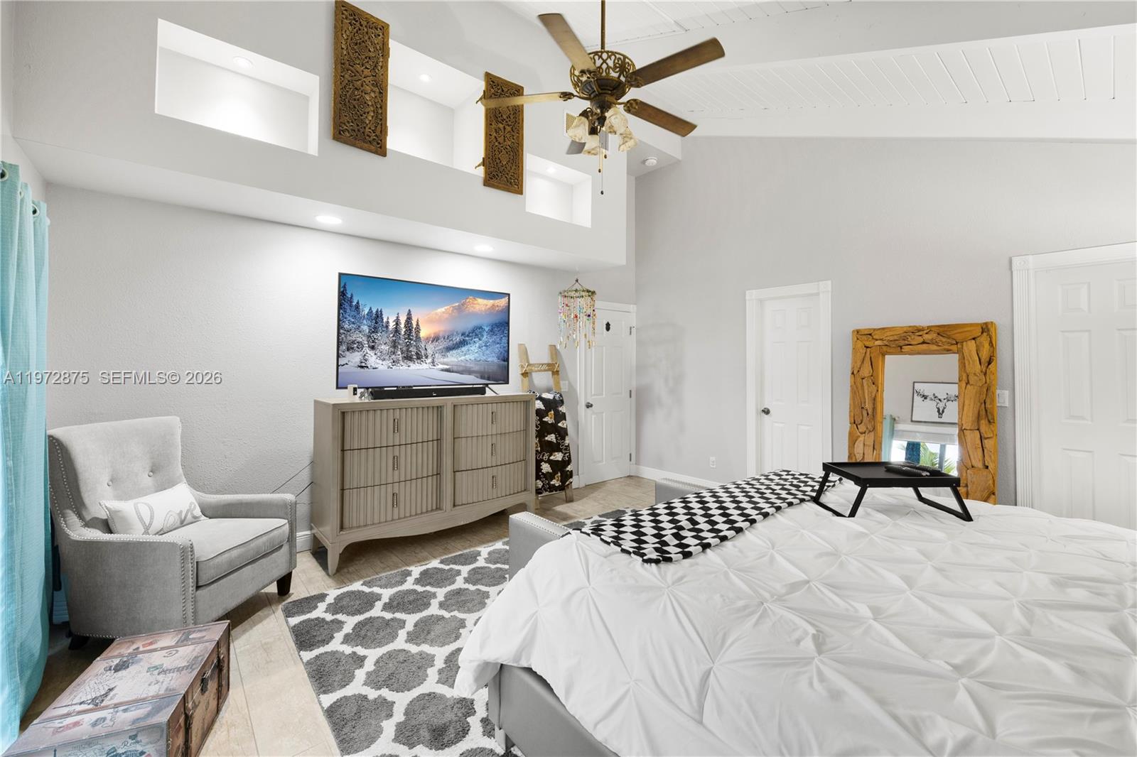 2731 S Parkview Dr Hallandale Beach, FL 33009