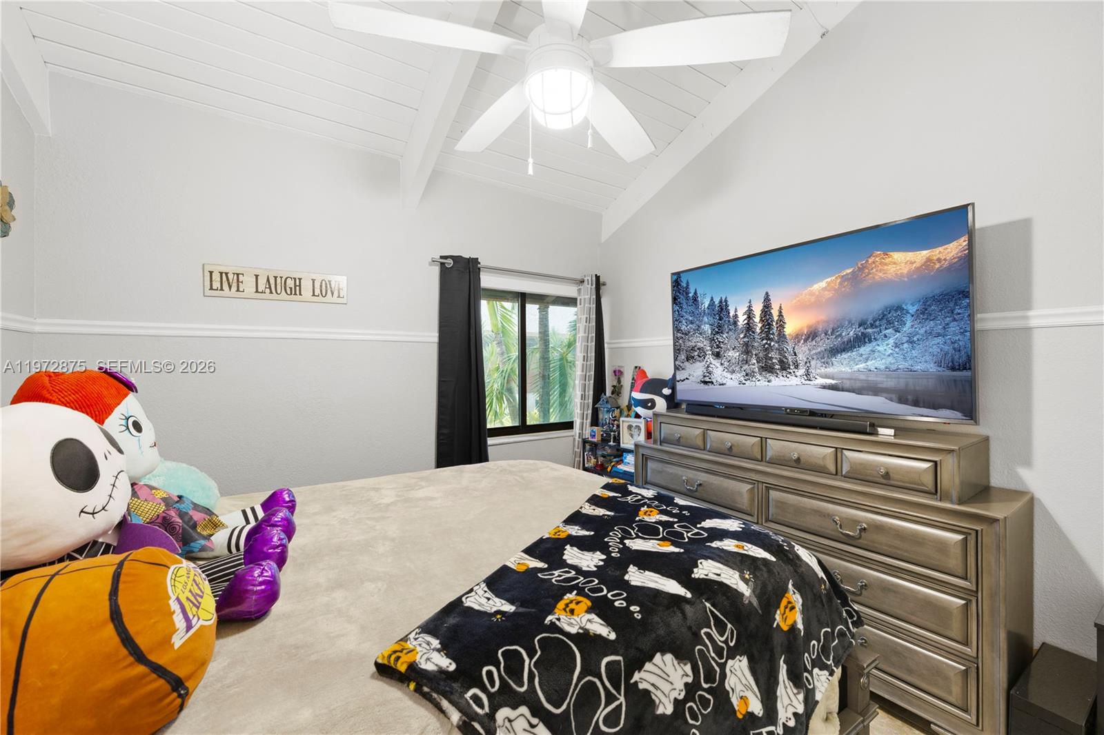 2731 S Parkview Dr Hallandale Beach, FL 33009