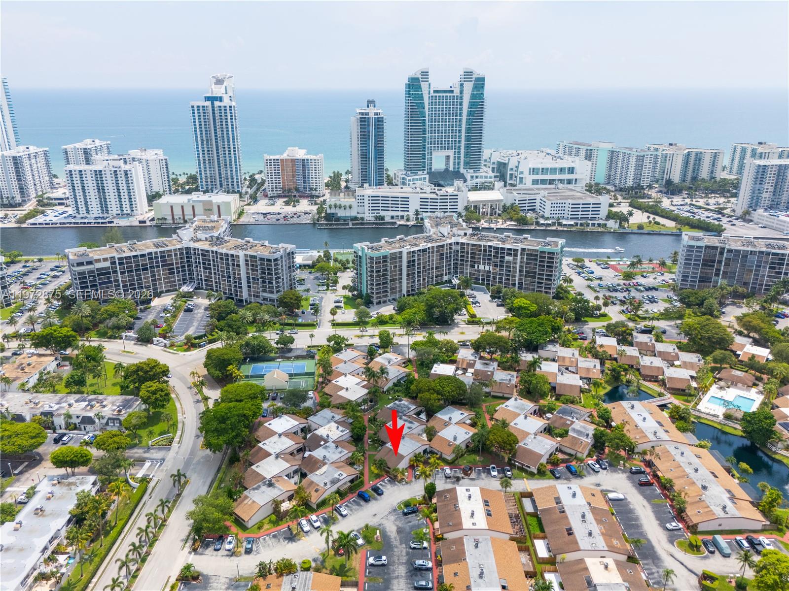 2731 S Parkview Dr Hallandale Beach, FL 33009