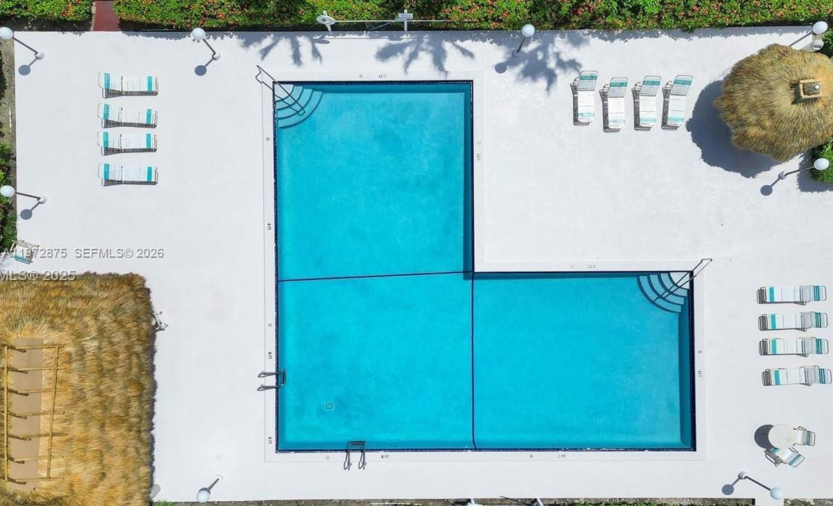 2731 S Parkview Dr Hallandale Beach, FL 33009