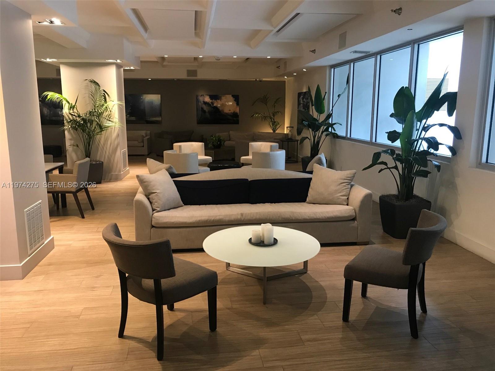 100 Lincoln Rd #PH12 Miami Beach, FL 33139