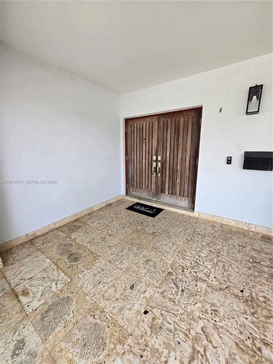 8620 SW 85th Ave Miami, FL 33143