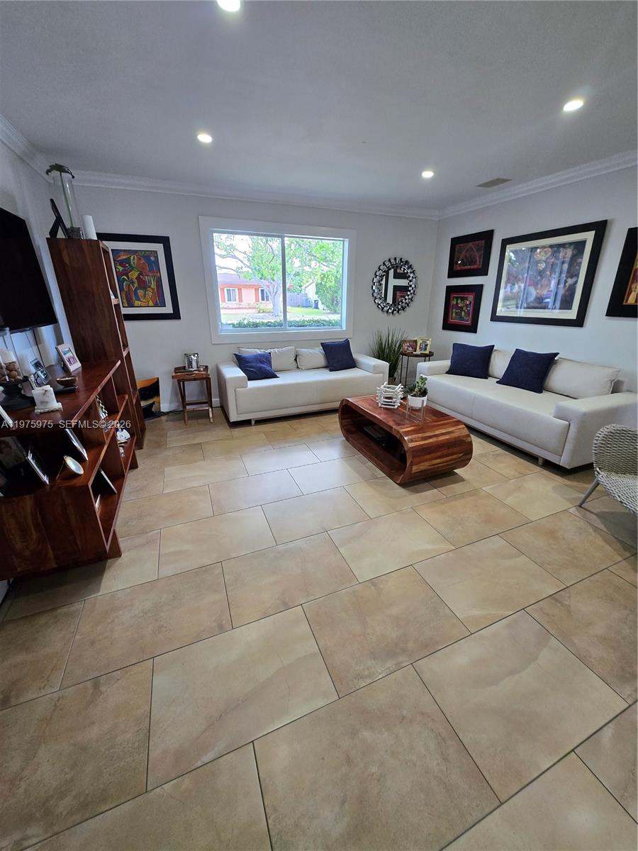 8620 SW 85th Ave Miami, FL 33143