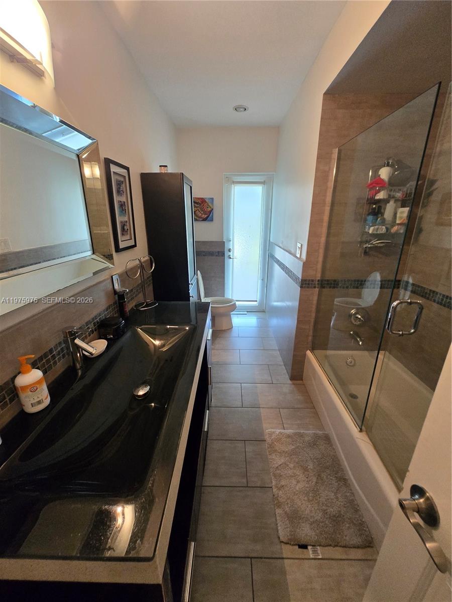 8620 SW 85th Ave Miami, FL 33143