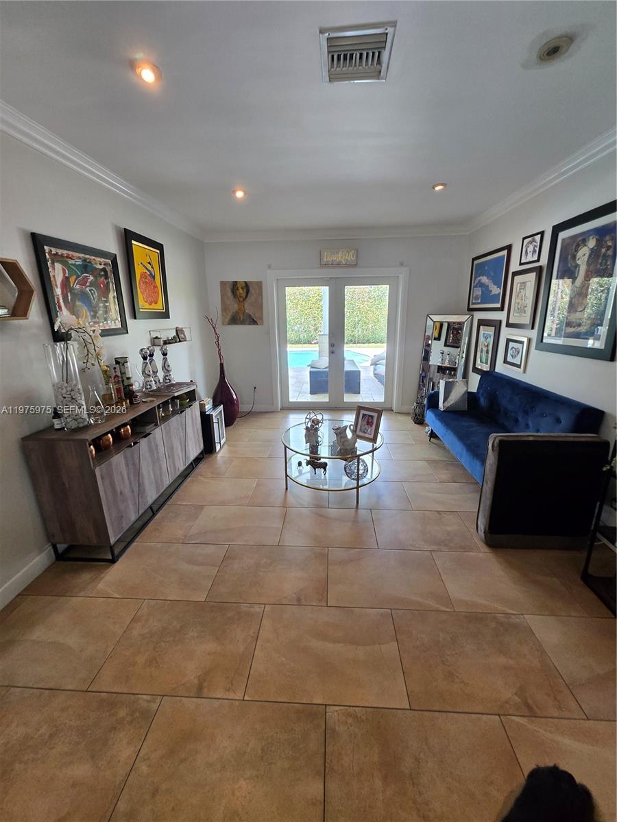 8620 SW 85th Ave Miami, FL 33143