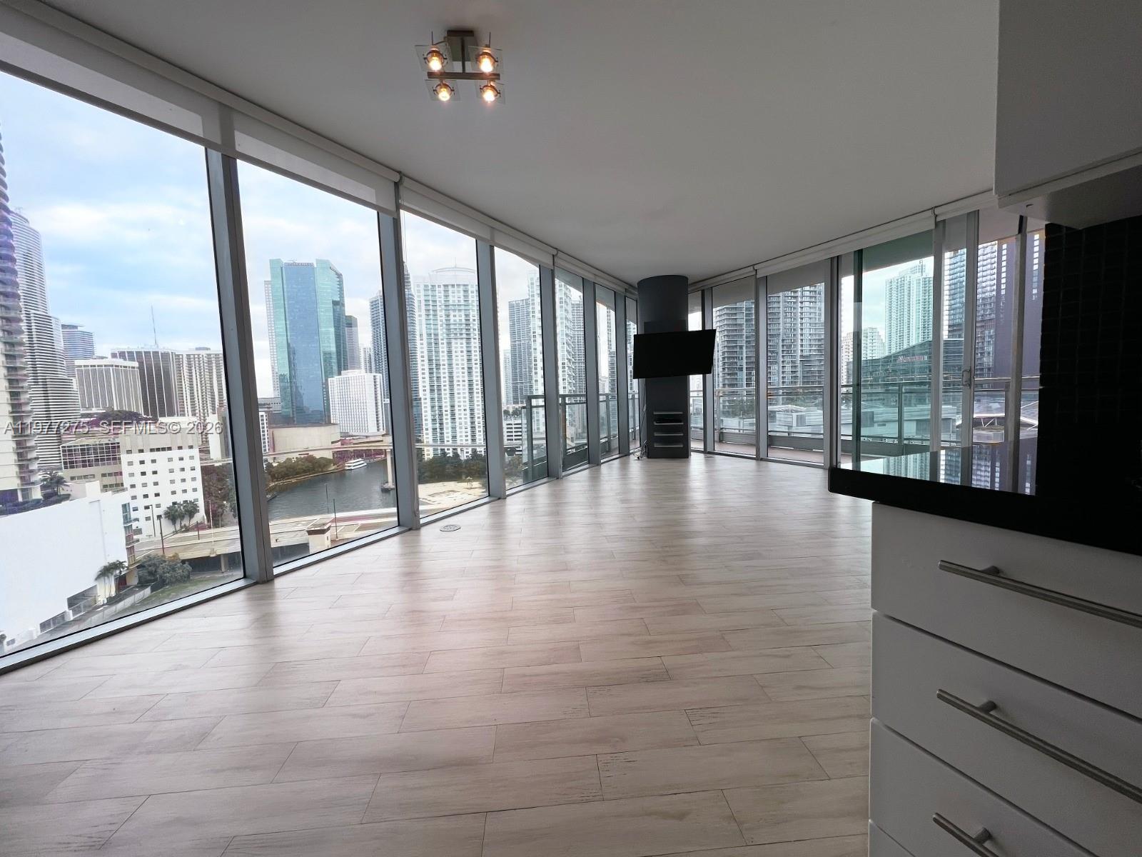 92 SW 3rd St #1801 Miami, FL 33130