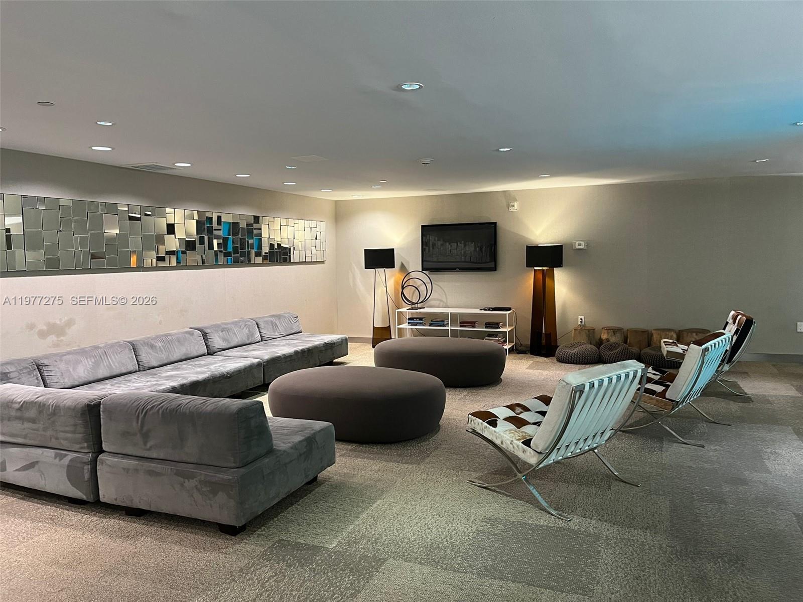 92 SW 3rd St #1801 Miami, FL 33130