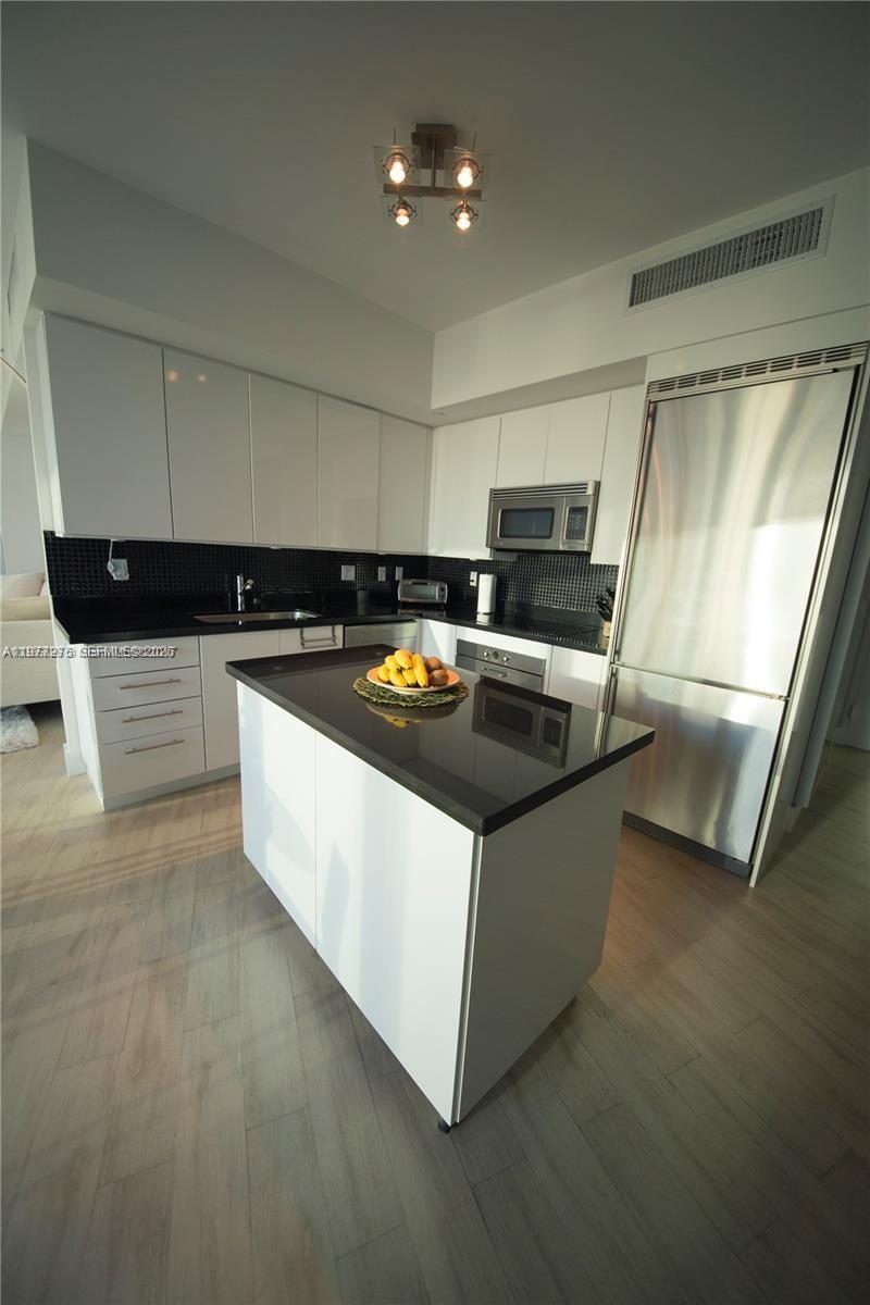 92 SW 3rd St #1801 Miami, FL 33130