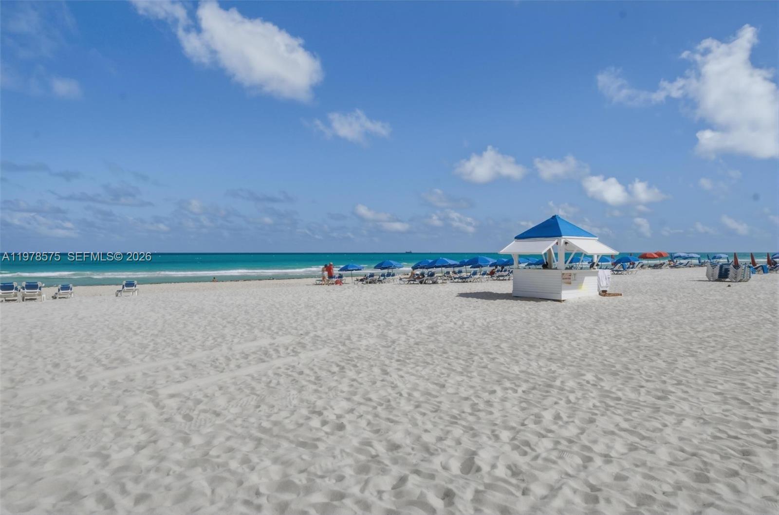 4301 Collins Ave #201