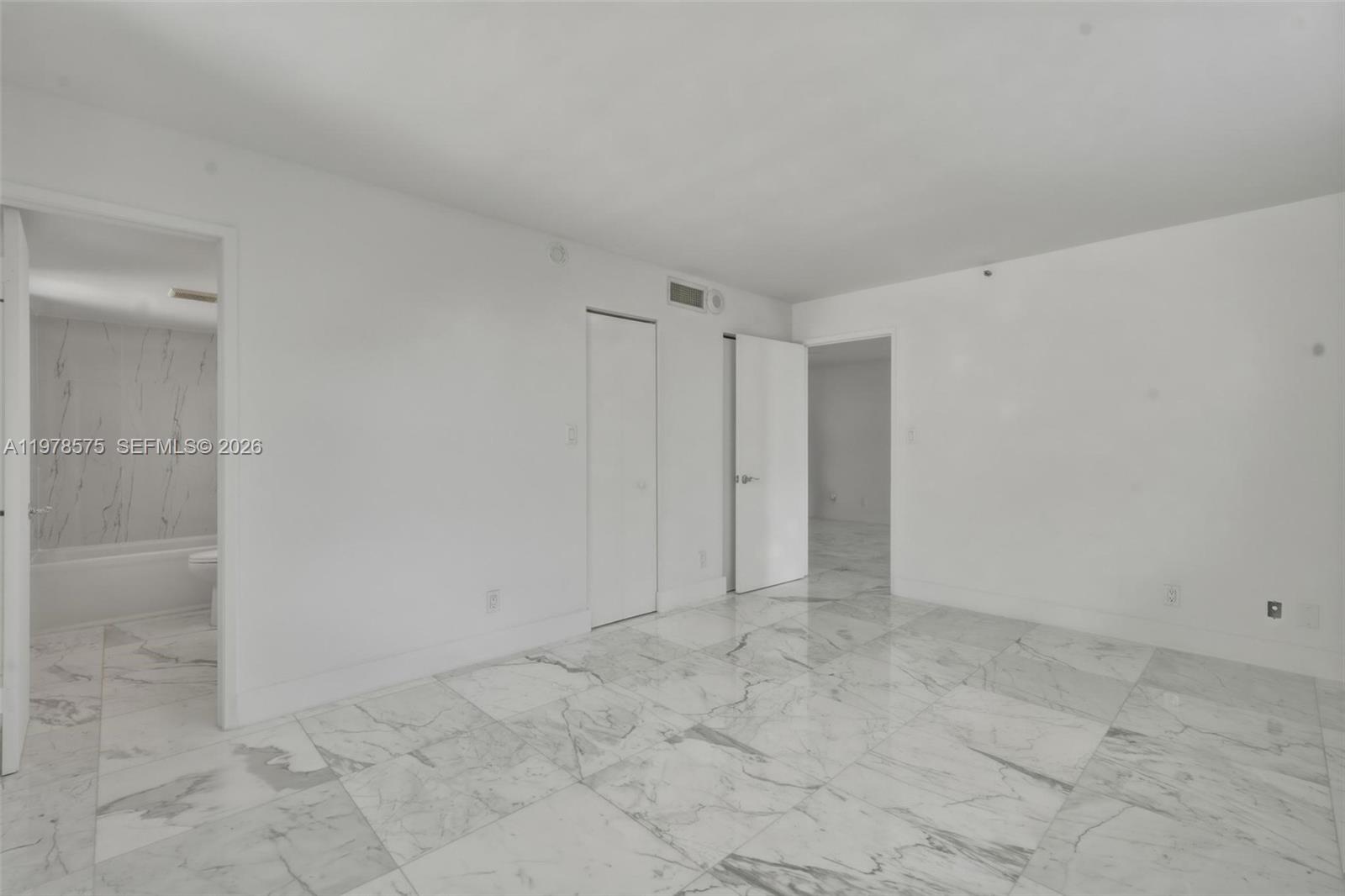 4301 Collins Ave #201 Miami Beach, FL 33140