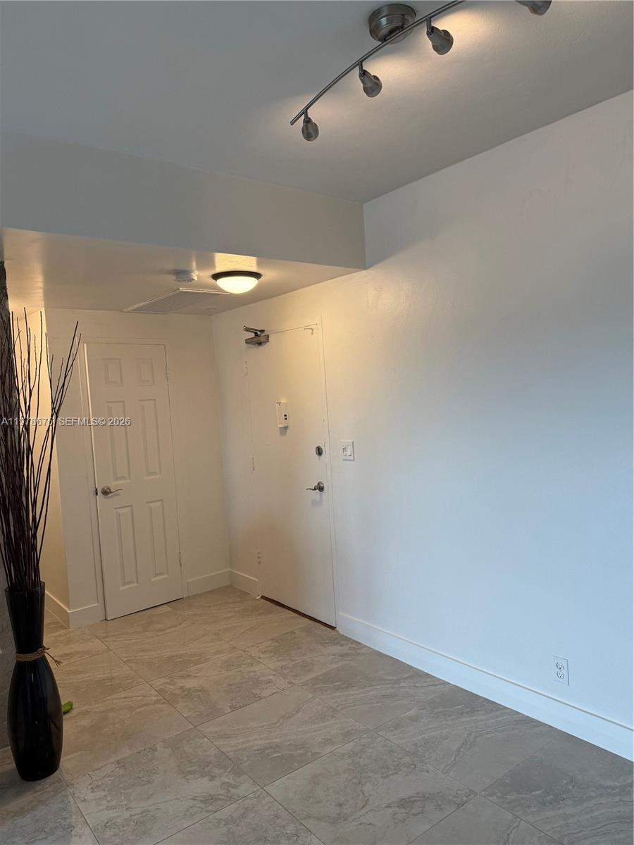 880 NE 69th St #5Q Miami, FL 33138