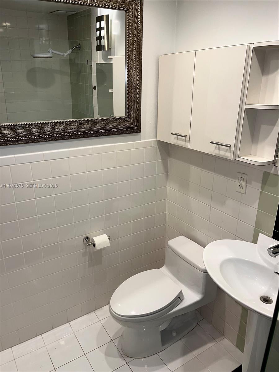 880 NE 69th St #5Q Miami, FL 33138