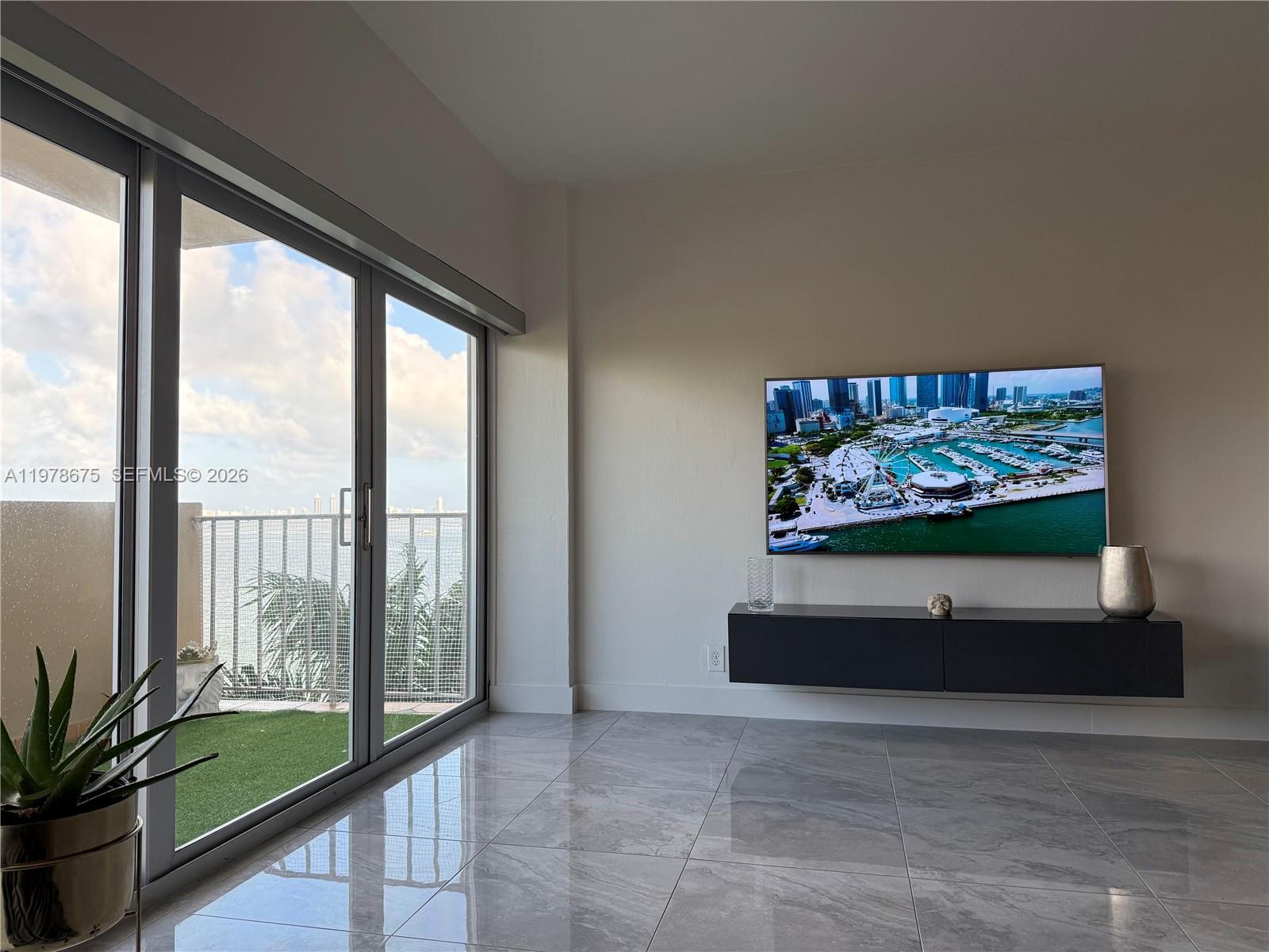 880 NE 69th St #5Q Miami, FL 33138