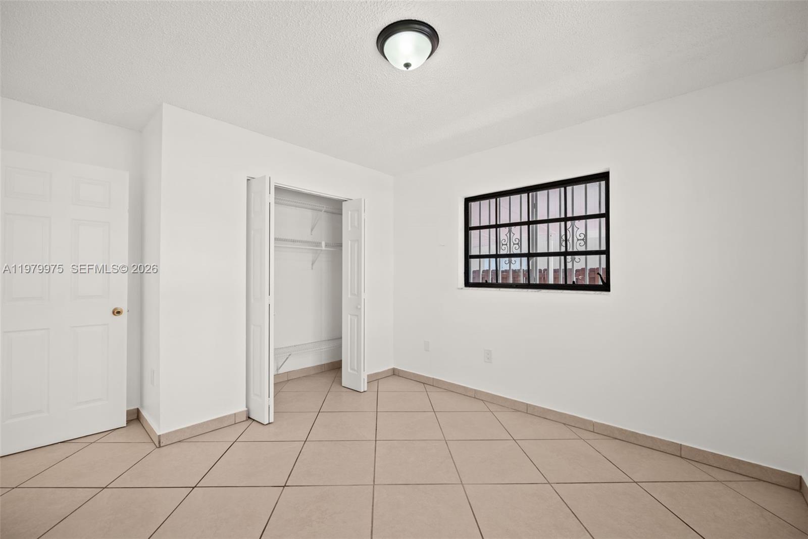 2496 W 70th Pl Hialeah, FL 33016