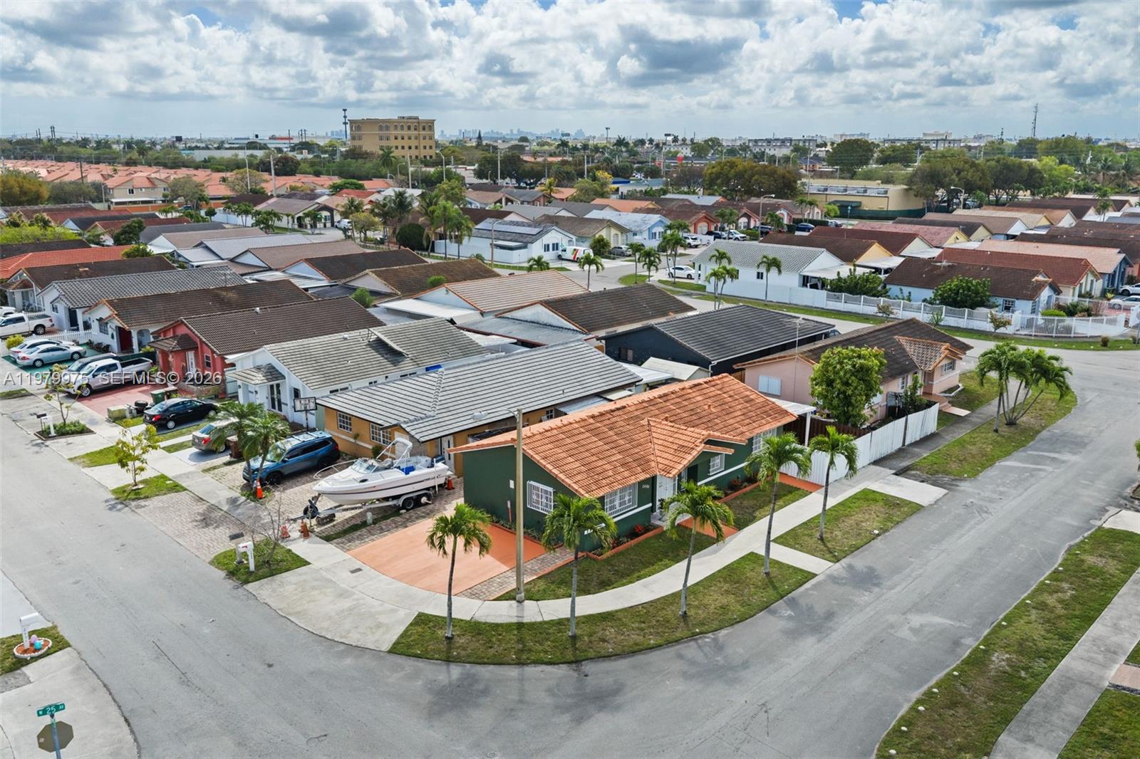 2496 W 70th Pl Hialeah, FL 33016