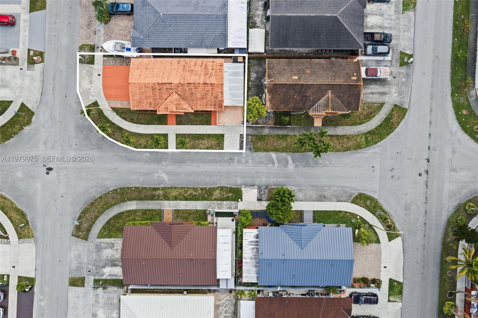 2496 W 70th Pl Hialeah, FL 33016