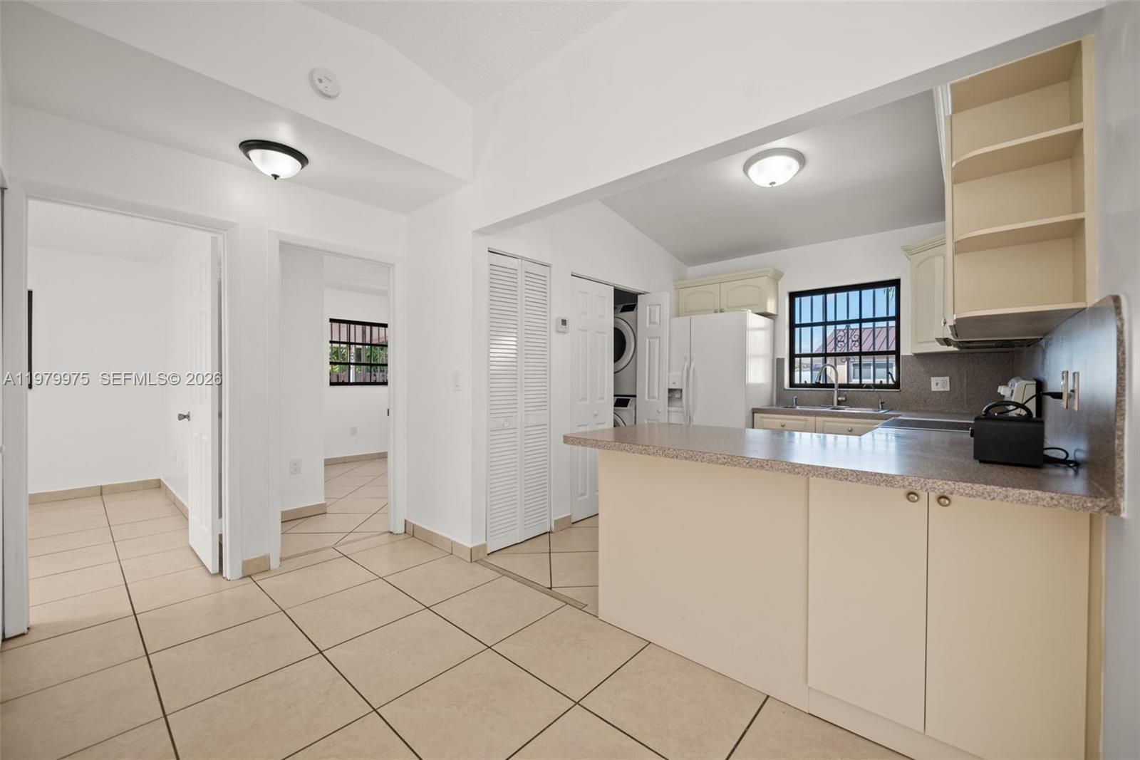 2496 W 70th Pl Hialeah, FL 33016