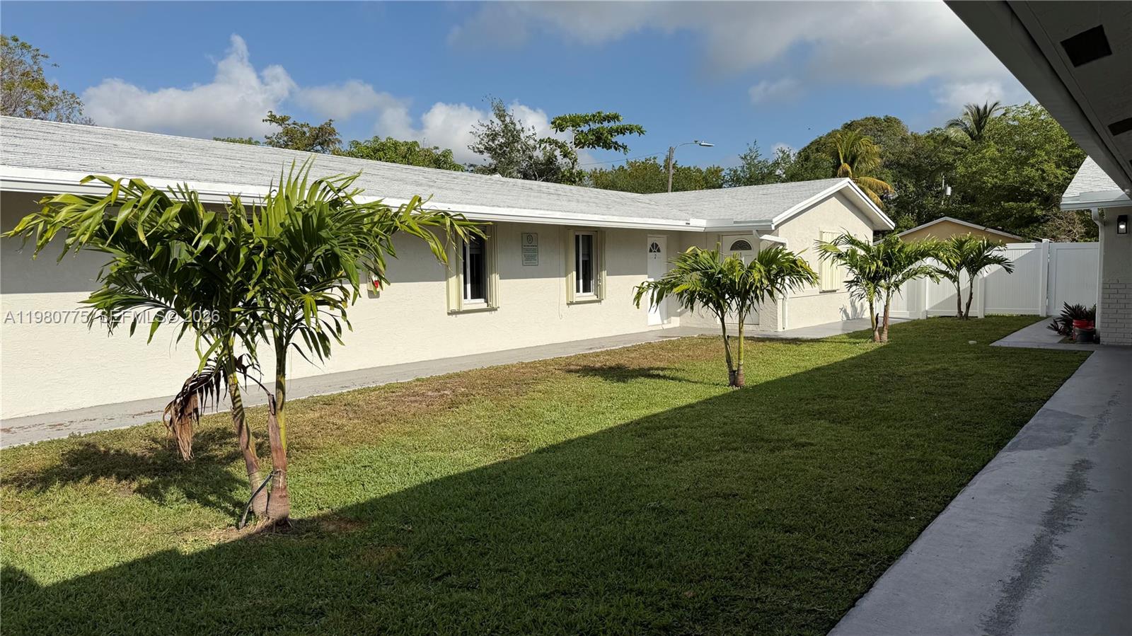 220 NW 12th St Pompano Beach, FL 33060