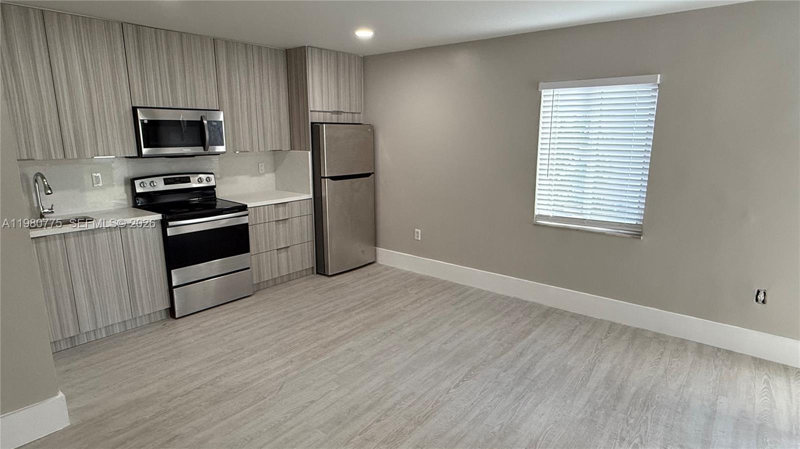 220 NW 12th St Pompano Beach, FL 33060