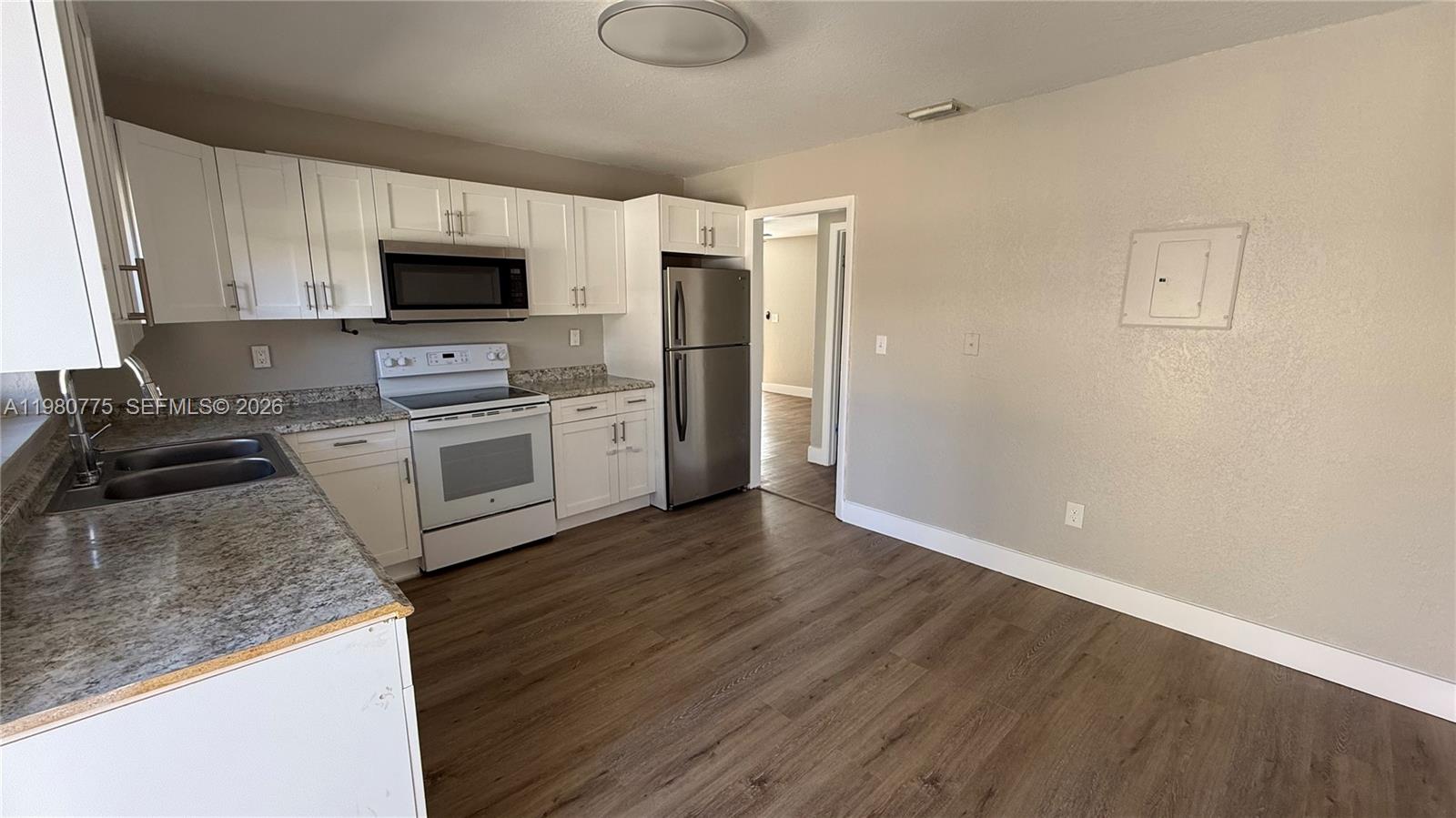 220 NW 12th St Pompano Beach, FL 33060