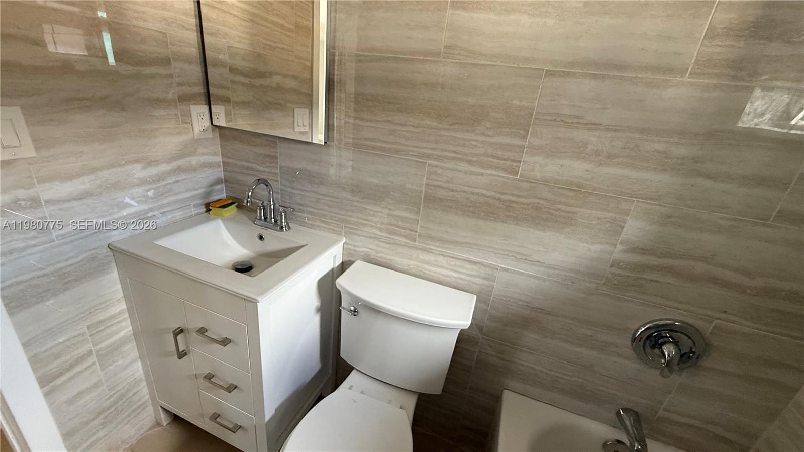 220 NW 12th St Pompano Beach, FL 33060