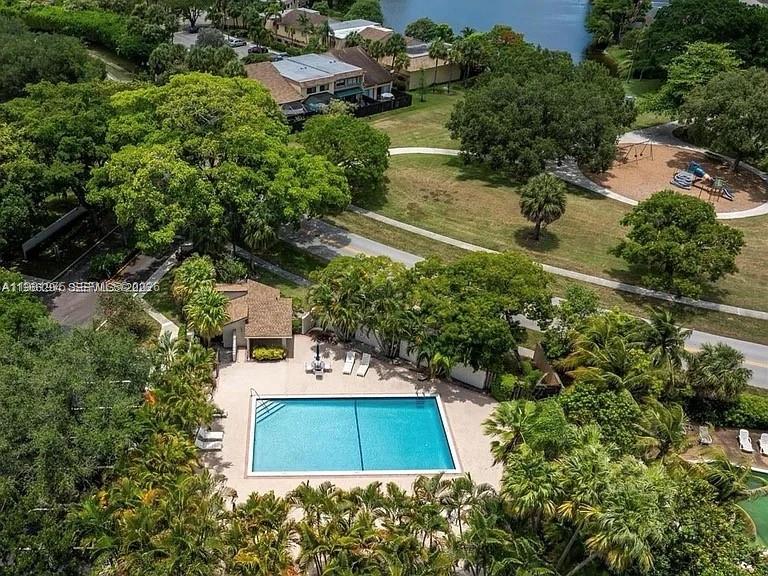 1021 NW 79th Ave Plantation, FL 33322