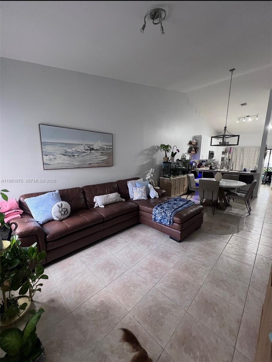 1021 NW 79th Ave Plantation, FL 33322