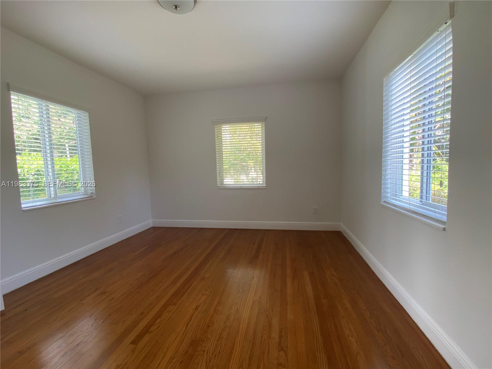 5767 SW 35th St Miami, FL 33155