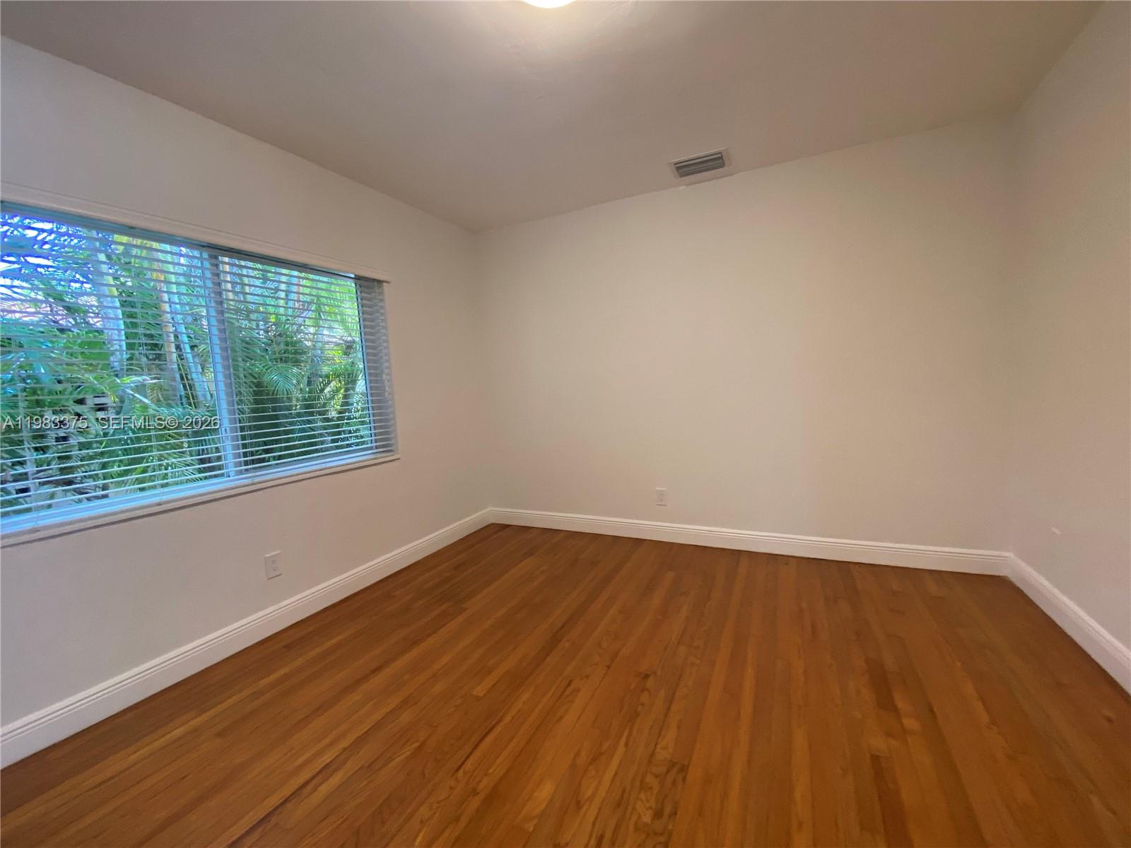 5767 SW 35th St Miami, FL 33155