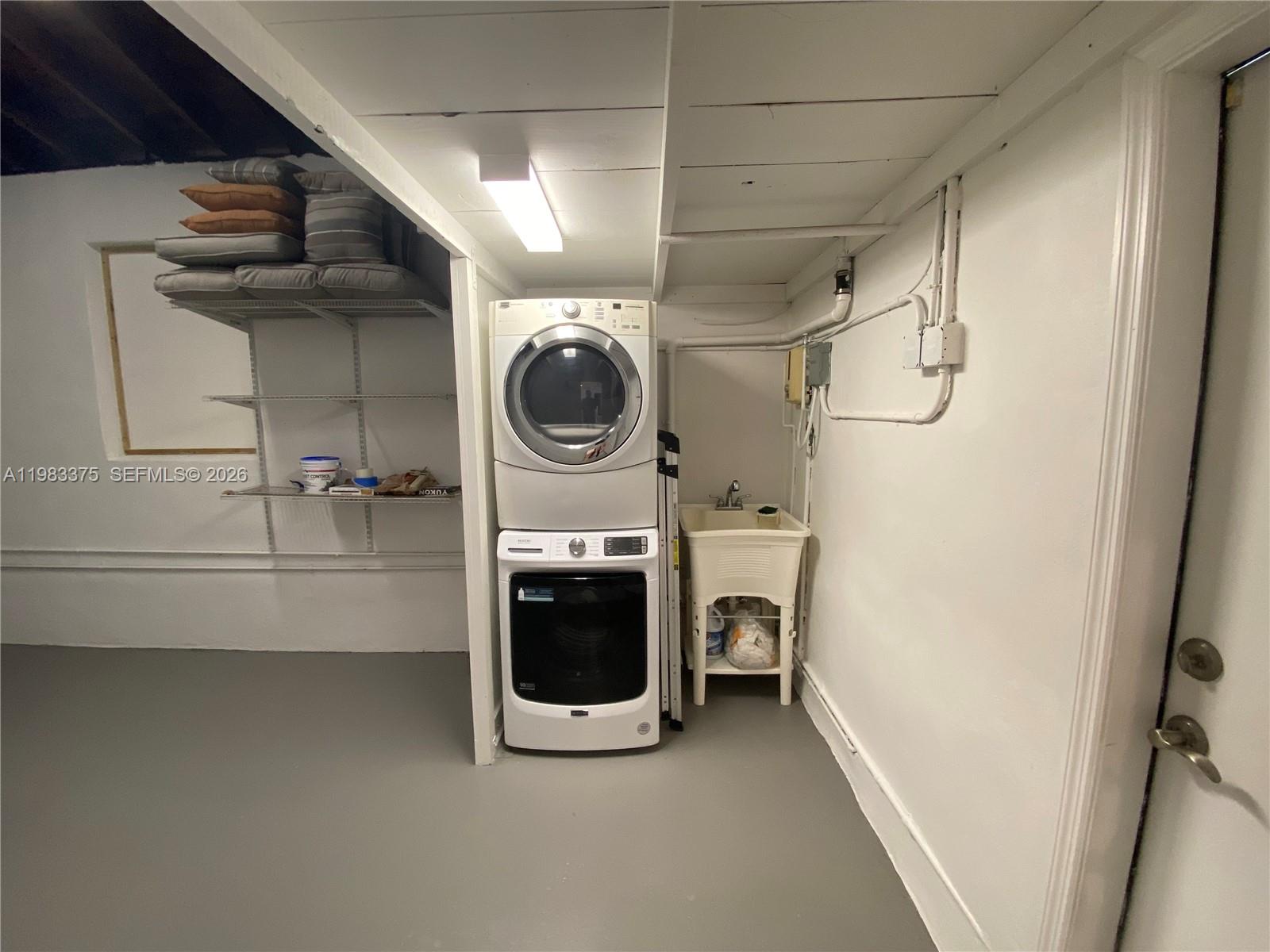 5767 SW 35th St Miami, FL 33155