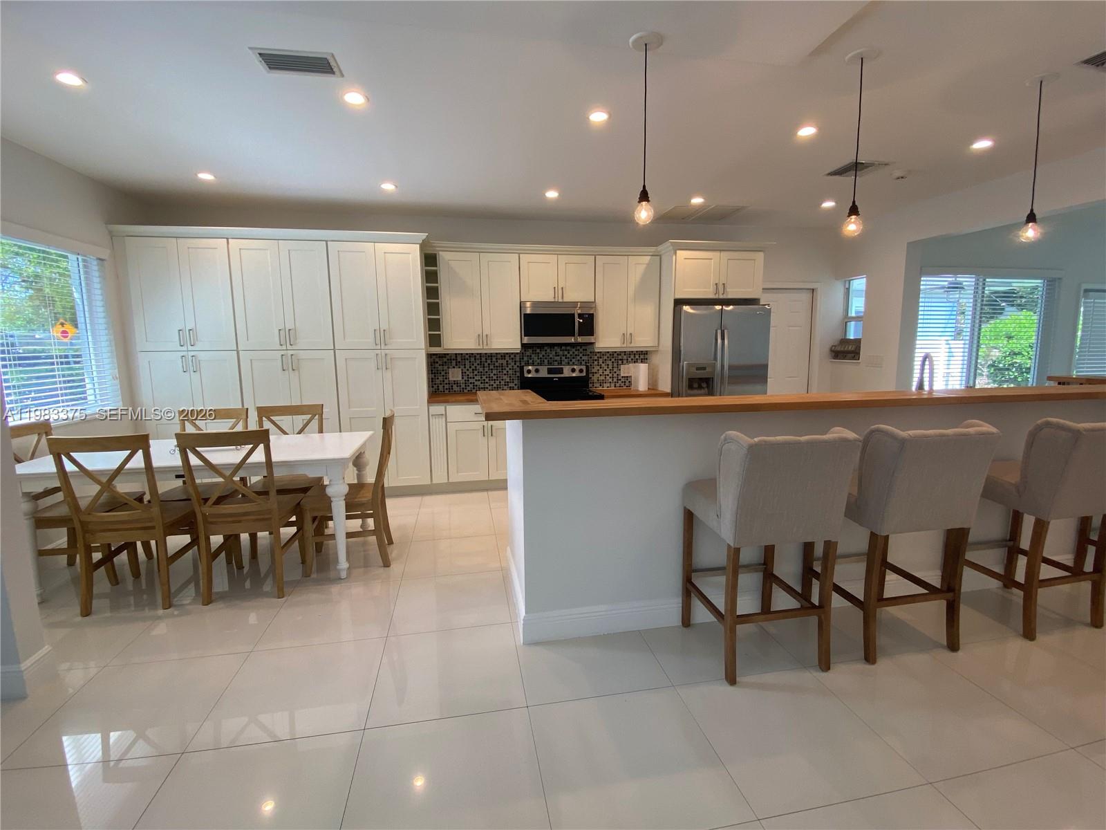 5767 SW 35th St Miami, FL 33155