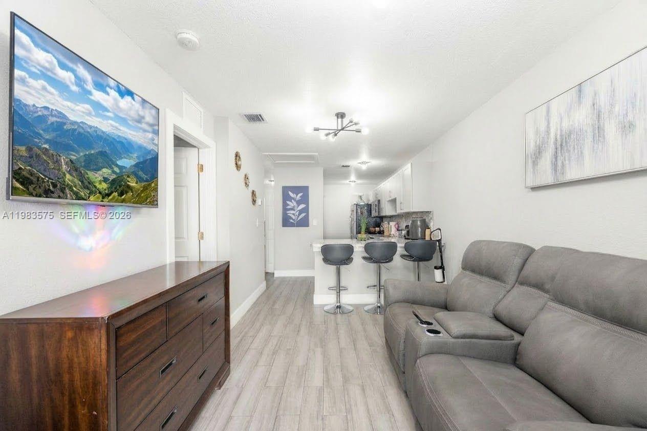 2419 NW 101st St Miami, FL 33147