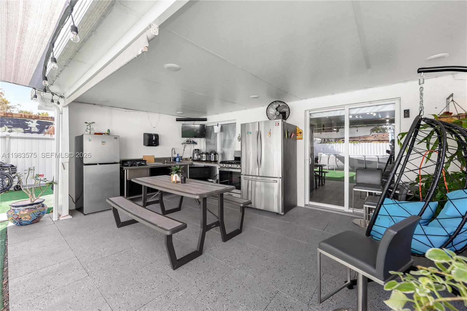 2419 NW 101st St Miami, FL 33147