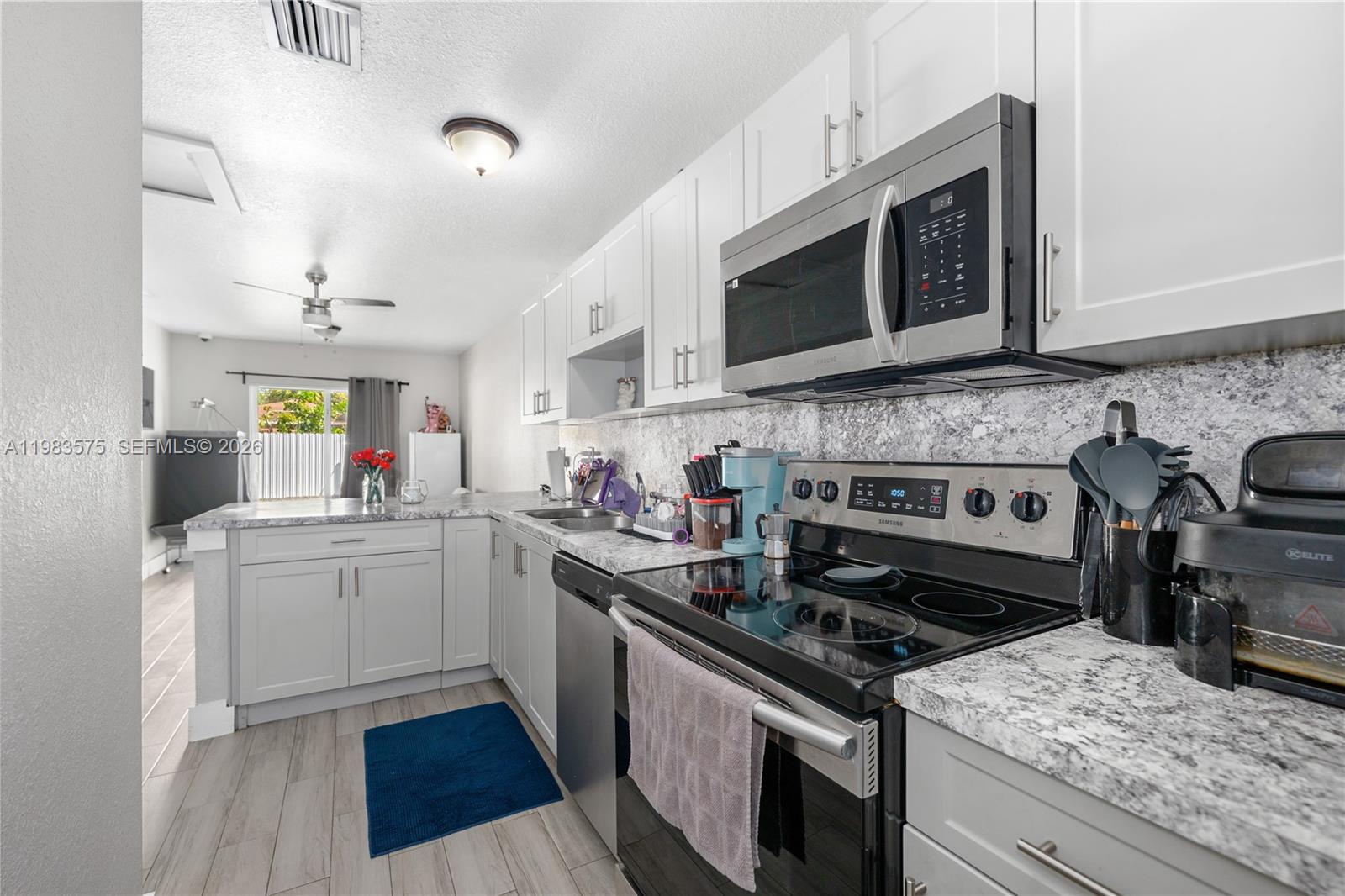 2419 NW 101st St Miami, FL 33147