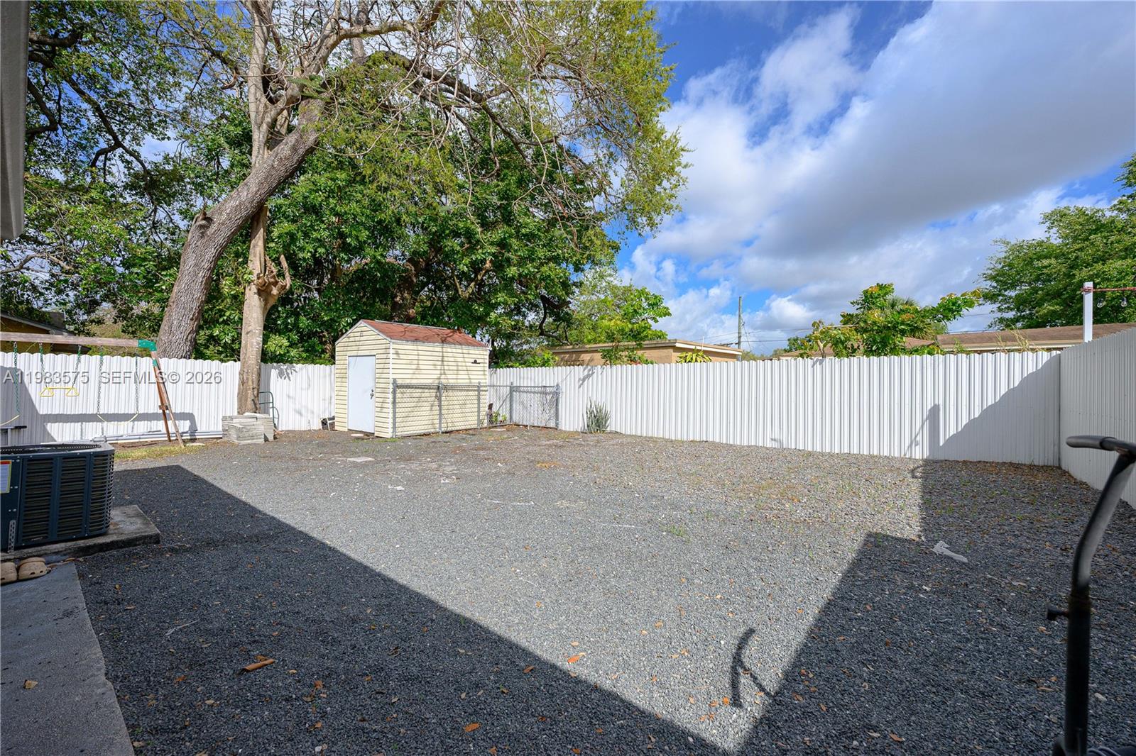 2419 NW 101st St Miami, FL 33147