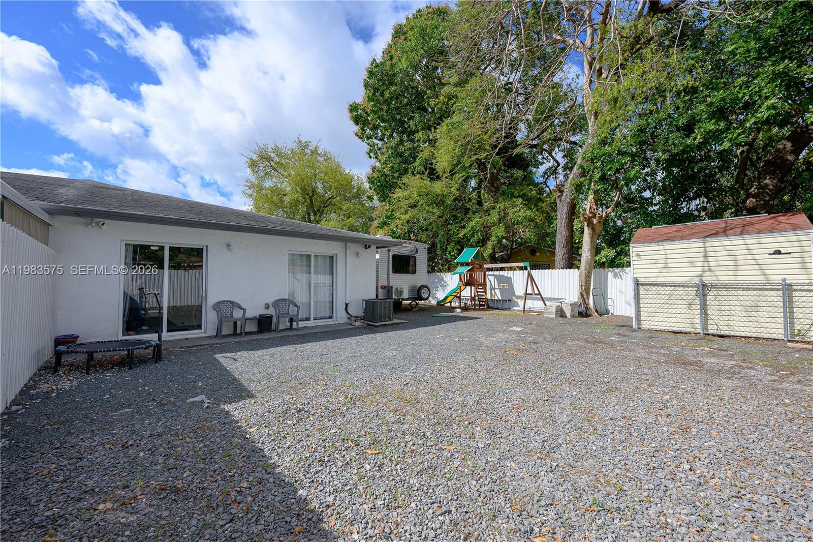 2419 NW 101st St Miami, FL 33147