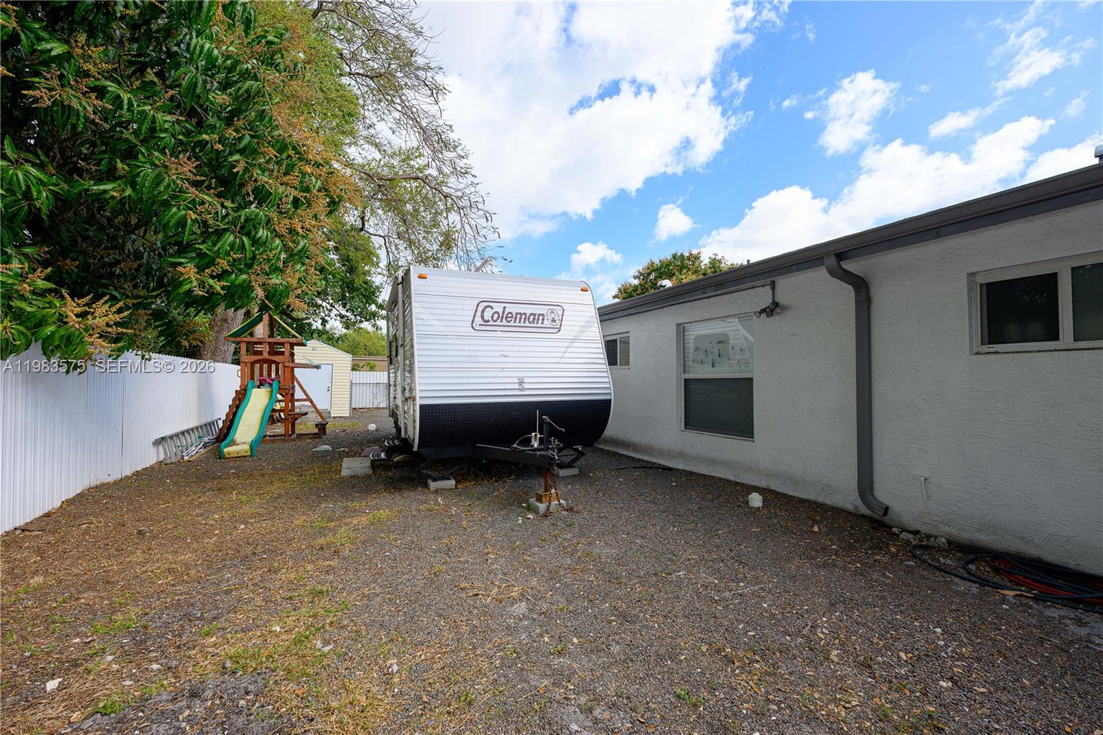 2419 NW 101st St Miami, FL 33147