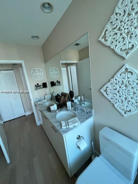 950 Brickell Bay Dr #4100 Miami, FL 33131