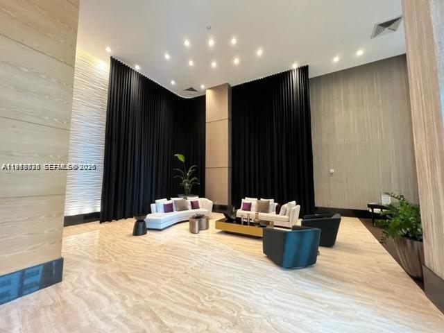 950 Brickell Bay Dr #4100 Miami, FL 33131