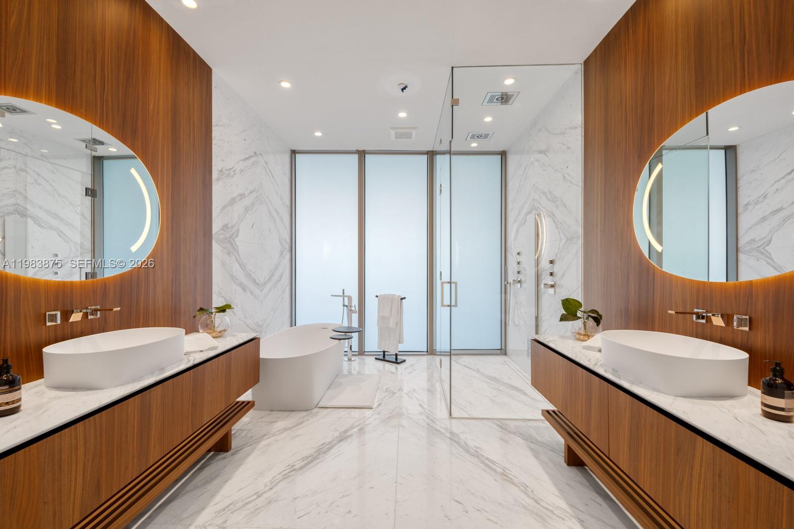 5 Grove Isle Dr #L205 Miami, FL 33133