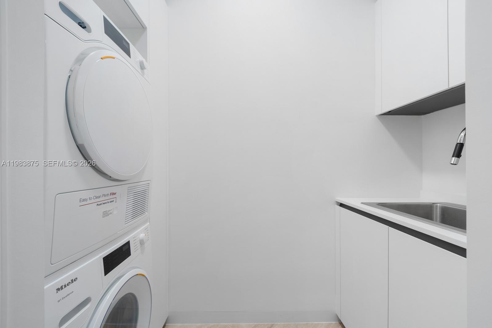 5 Grove Isle Dr #L205 Miami, FL 33133