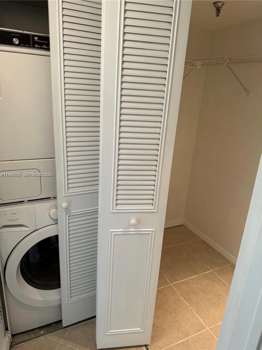 20850 San Simeon Way #107-5 Miami, FL 33179