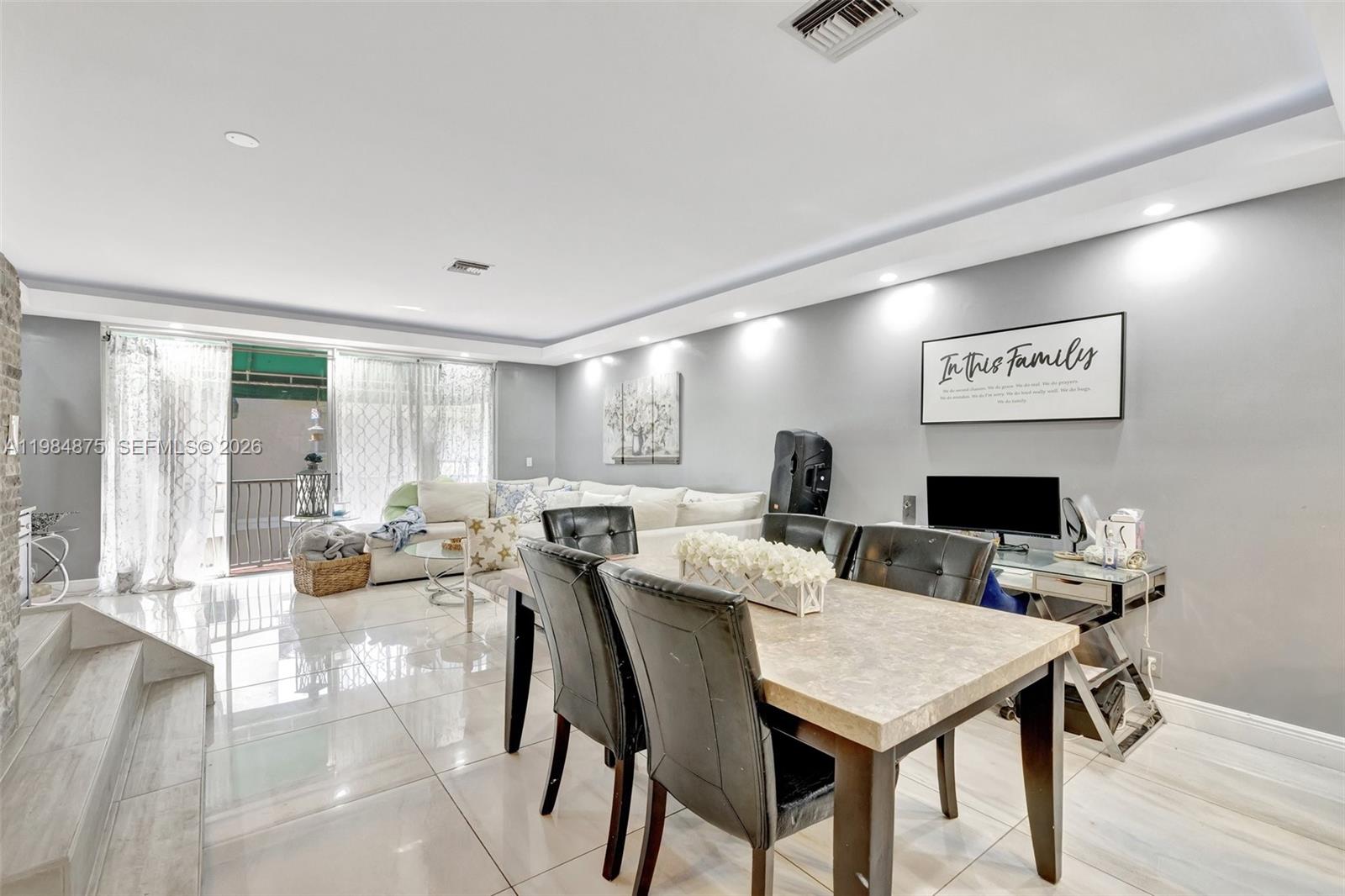 12662 NW 14th St Sunrise, FL 33323